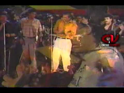 Doblaron Las Campanas (Vivo) - Diomedes Diaz + Juancho Rois