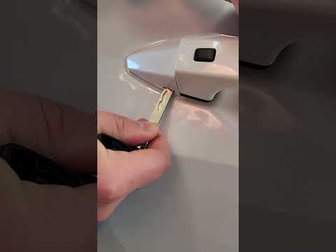 How to expose the key hole on a Kia.