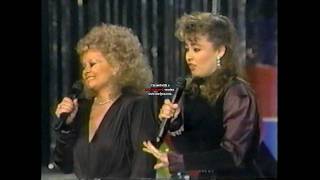 Tammy Faye & Tammy Sue Bakker's 'Lean On Me' Duet on Live TV: 12/31/86