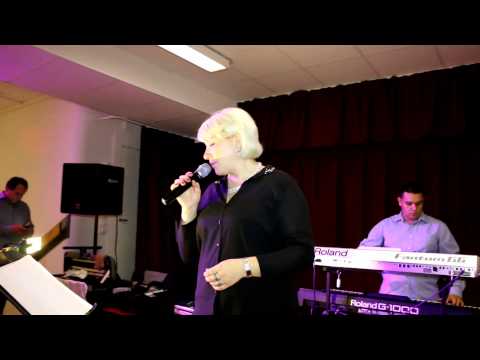 Sanela Slatina Vece sevdaha. Crven fesic