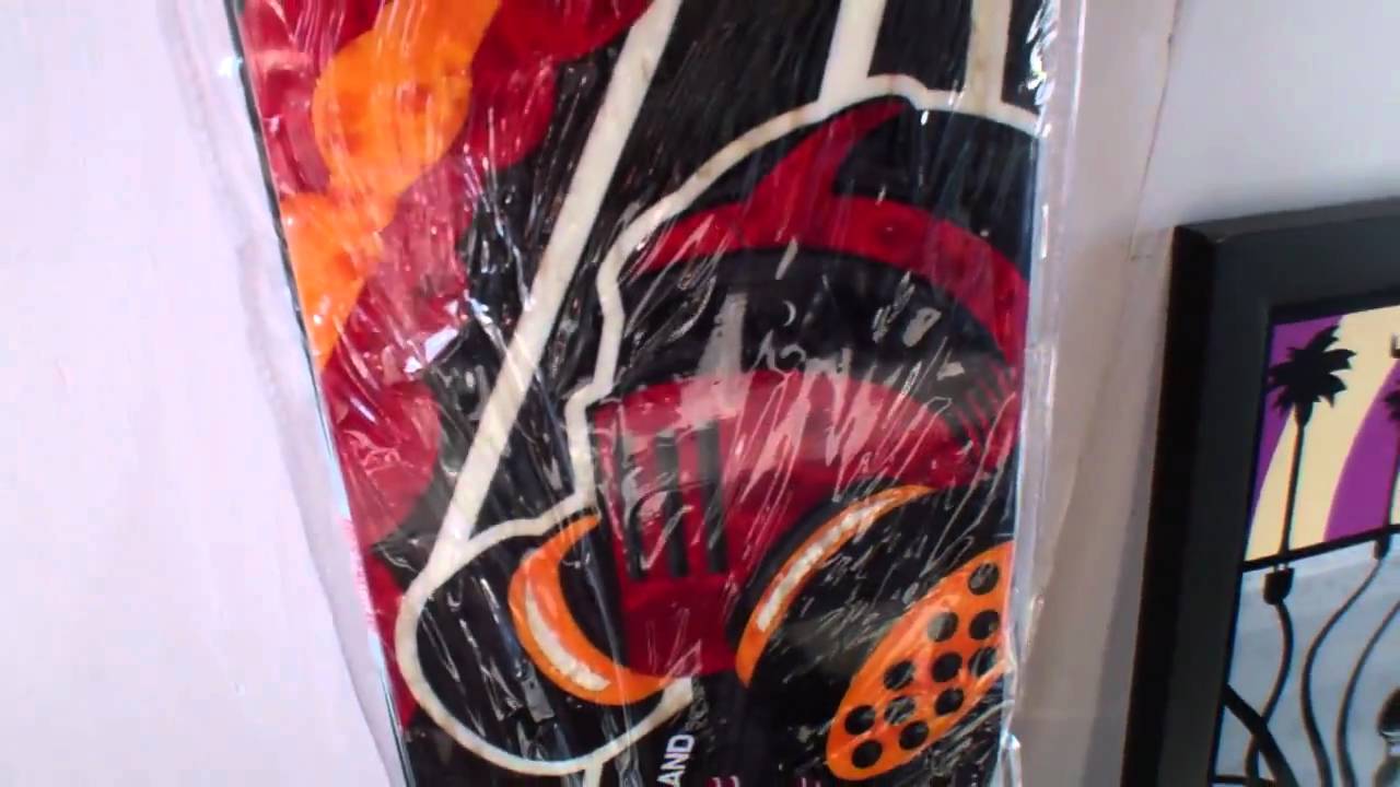 MAX GRUNDY Artist talks about his art by v22losangeles.com