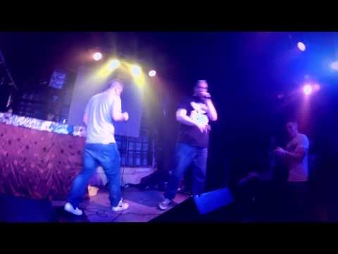 AKNE & JUSKAH // FOTZE ALDA