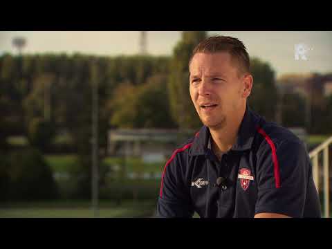 Schrijver en basisschoolleraar Jona Baan voetbalt bij FC IJsselmonde