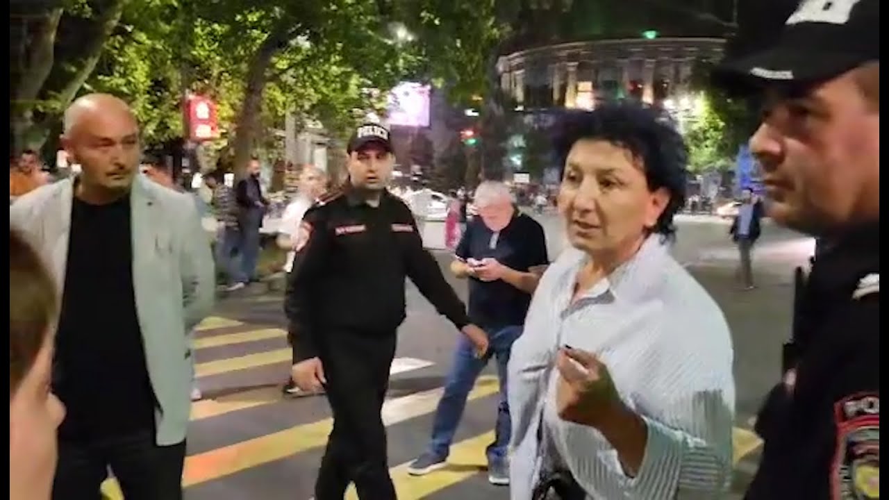 Ինչի եք մեր օրը փչացնում. քաղաքացին ցուցարարներին