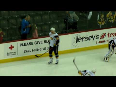 Bufallo Sabres vs New Jersey Devils (11.04.2010) - Thomas Vanek warms up before the game