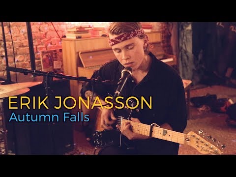 Erik Jonasson - Autumn Falls (Acoustic session by ILOVESWEDEN.NET)