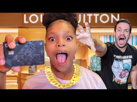 COMPRANDO TODO LO QUE QUIERA HASTA SER ENCONTRADA FT. LA TUKITI