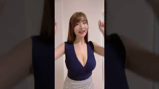 【おっぱい】乳揺れダンス  ボヨンボヨン♪ tiktok #Shorts