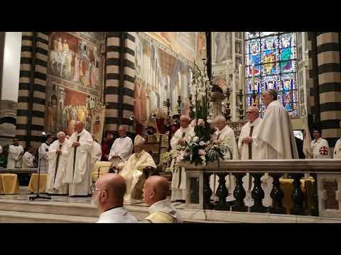 ARTEMIA PRATO - Il primo incontro tra il vescovo Giovanni e la reliquia di Prato