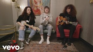 MUNA - Exclusive Performance: MUNA &quot;I Know a Place&quot;