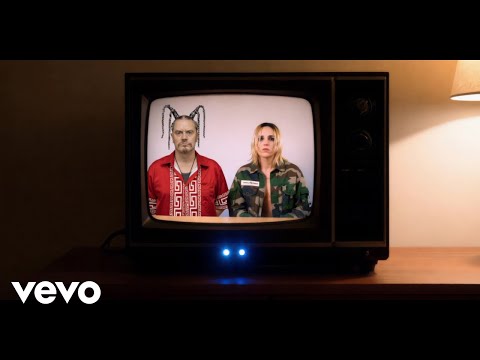 Jehnny Beth - Look At Me (Official) ft. Mike Patton