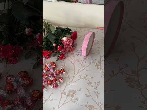 Mother’s Day Bouquet #gift #bouquet #flowers #mothersday #giftideas #wrapping #chocolate