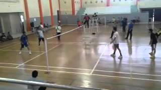 preview picture of video 'Juara Badminton Fak.syariah Dies UIN walisongo semarang 2015 {fak syariah vs biro} set 1'