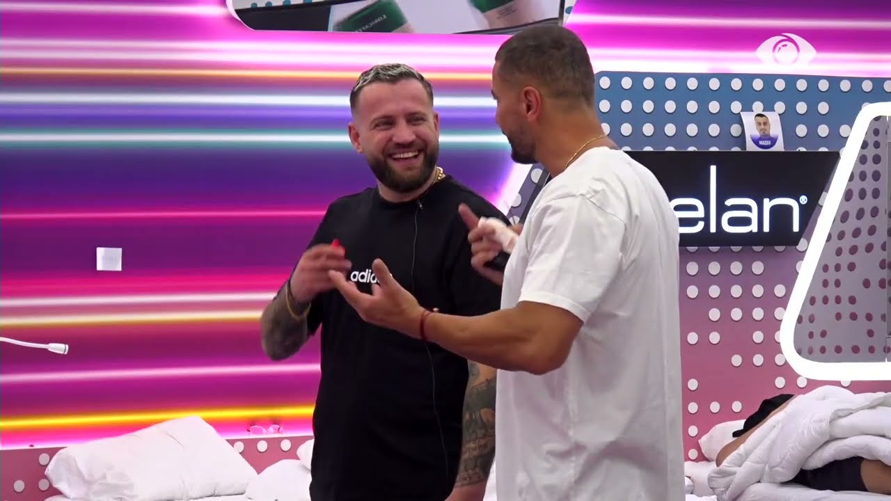 Rogerti tenton të zgjojë Mirin nga gjumi