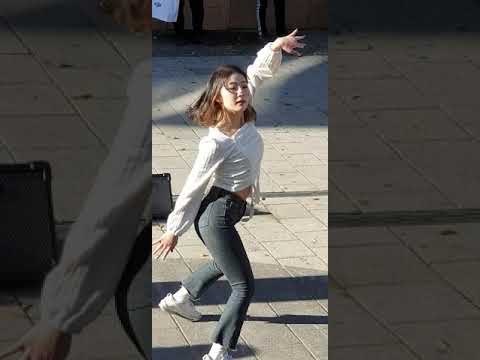 201108 칠리치크지희-플레이(CHUNG HA|PLAY) 칠리치크 CHILLICHEEK @홍대걷고싶은거리칠리치크(CHILLICHEEK)버스킹