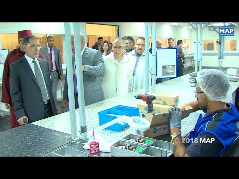 رئيس الحكومة يزور في أكادير وحدة لصنع أعمدة الإنارة المستخلصة من الطاقة الشمسية