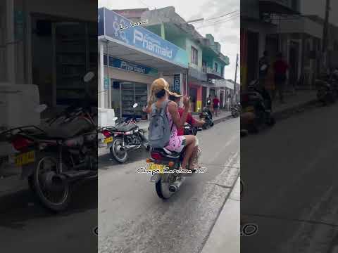 Por las calles de Turbaco Bolívar con la Lusmi jaja 🤣🧏