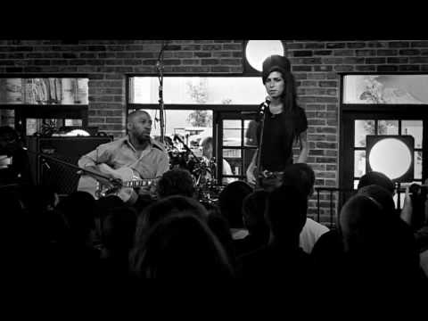 Amy Winehouse - Back To Black (Live Acoustic at SXSW)