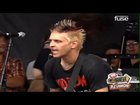 Less Than Jake - "The Ghost Of You And Me" (Live @ Warped Tour Reunion 2004)