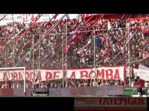 "Como corriste alla en Paraguay... WEBTATENGUE" Barra: La Barra de la Bomba • Club: Unión de Santa Fe • País: Argentina