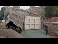 AMAZING DUMPER DRIVING