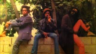Black Uhuru - Rent Man / Ranking Joe - Rent Man Style