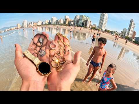 Everything I found on the most crowded beach in São Paulo