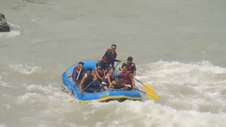 preview picture of video 'River Rafting at Teesta sikkim'