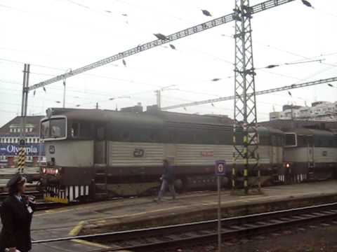 754 016-4 a dva další...