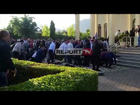 Report TV - Falja e namazit në Kukës/ Mbipopullohen 2 xhamitë e qytetit!