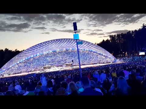 KRUSTĀM ZVAIGZNES DEBESĪS DZIESMU SVĒTKI KONCERTS TĪRUMS