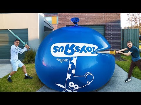GIANT WATER BALLOON THAT NEVER POPS!! (IMPOSSIBLE CHALLENGE)