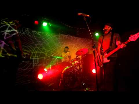 Batpiss perform "Come Here and Fuck Off" (Live) @ The Tote (Meanies Gig).