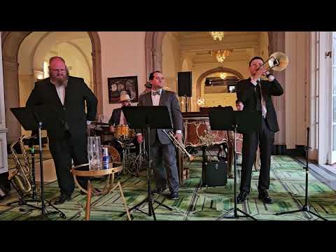 "Dippermouth Blues" ~ Dirty River Jazz Band ~  St. Anthony Hotel (San Antonio, TX)