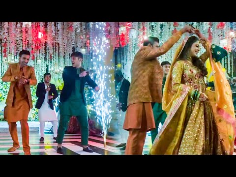 Rul Te Gaey Aan Per Chus Bari Ai Ay "Wedding Dance Performance" | Pakistani Weddings