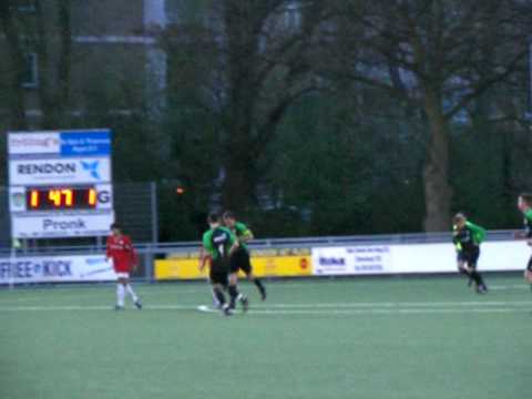 DUNO benut een strafschop tegen TONEGIDO