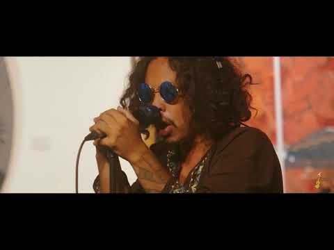 Another Brick In The Wall (Pink Floyd Cover) - Mighty Hillamoon featuring Manuel Legarda of Wolfgang