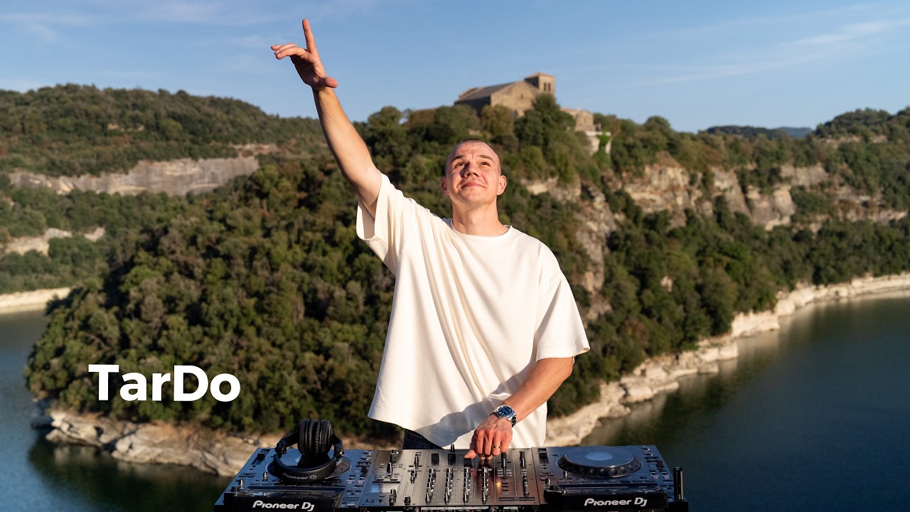 TarDo - Melodic Techno DJ Mix @ Vic, Spain