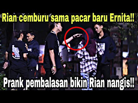 tes-uji-kesabaran-rianlihat-aku-dipeluk-cowok-lain