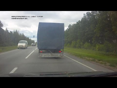 W ciężarówce jadącej autostradą odpadło koło