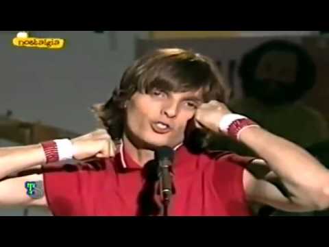 download lagu mp3 mp4 Morir De Amor Despacio Y En Silencio, download lagu Morir De Amor Despacio Y En Silencio gratis, unduh video klip Morir De Amor Despacio Y En Silencio