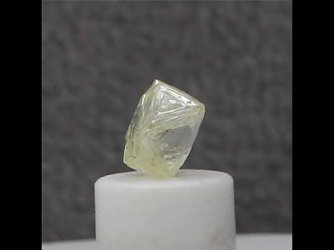 yellow crystal rough diamond natural diamond 0.37TCW 4.5MM yellow uncut diamond