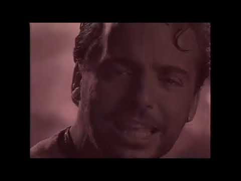 MARCOS LLUNAS ERES MI DEBILIDAD VIDEO OFICIAL