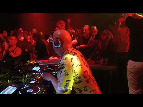 ...alone. Patronaat Haarlem. 40 jaar Dimitri. Techno. Lekkere sound door DJ Dimitri Kneppers.