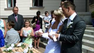 preview picture of video 'Hochzeit im Schloss Ralswiek - Wir sind eine Familie'