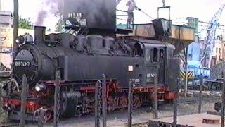 preview picture of video 'Schmalspurbahn 1993 Deutsche Reichsbahn- Bekohlen von Dampflok 099 743-7 in Radebeul-Ost Steam Train'