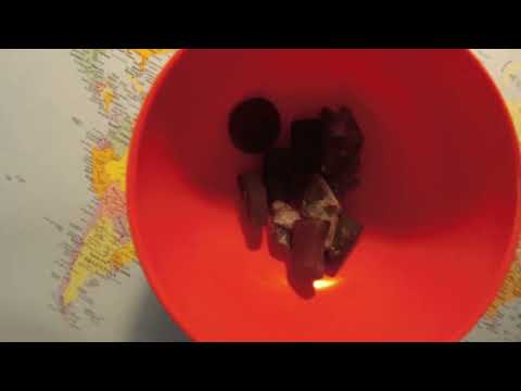 MongoTV_9111 - SPISER LILLE SKÅL LUKSUS SALTLAKRIDS FRA IRMA EN VARM FREDAG MIDSOMMER AFTEN