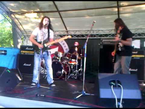 DeZtraktor - Majáles alko-live 2012