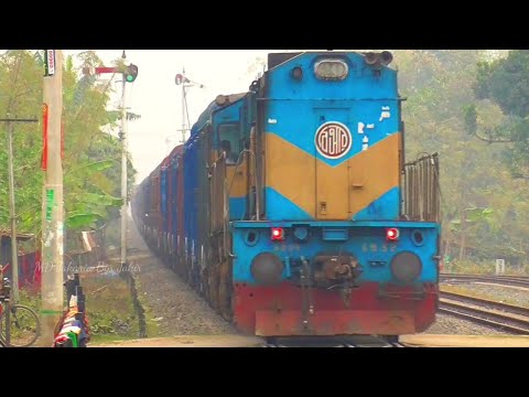 Disel Engine Pulling Over 39 Coaches With ALCO 251-B (BED-33) || 39 বগির বিশাল মালগাড়ি ||