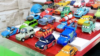 Disney Pixar Cars ☆ Various Cars miniature cars roll down a colorful slope and fall into the water!